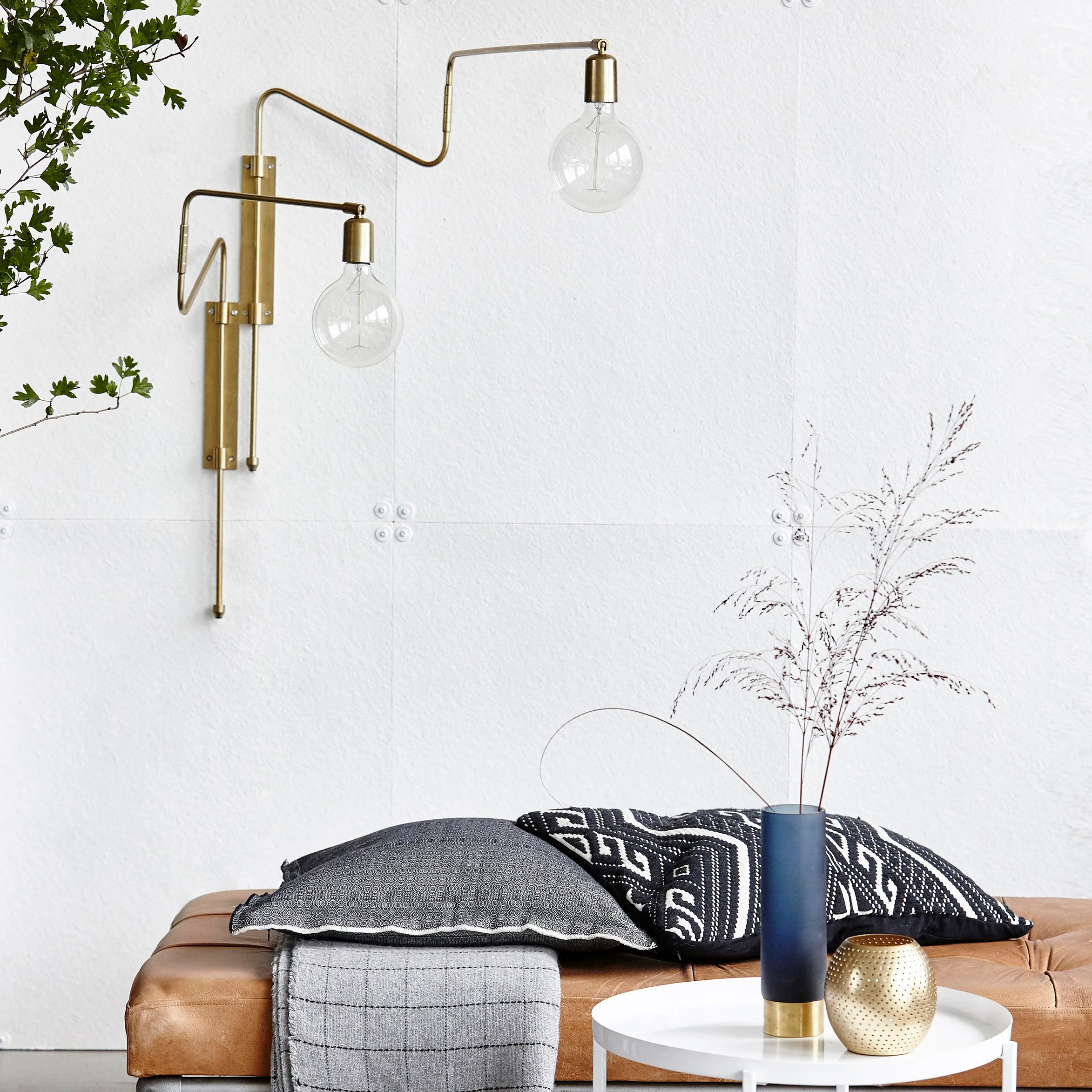 House Doctor Swing Wandleuchte Messing 4 House Doctor Swing Wandleuchte Messing – Bild 2