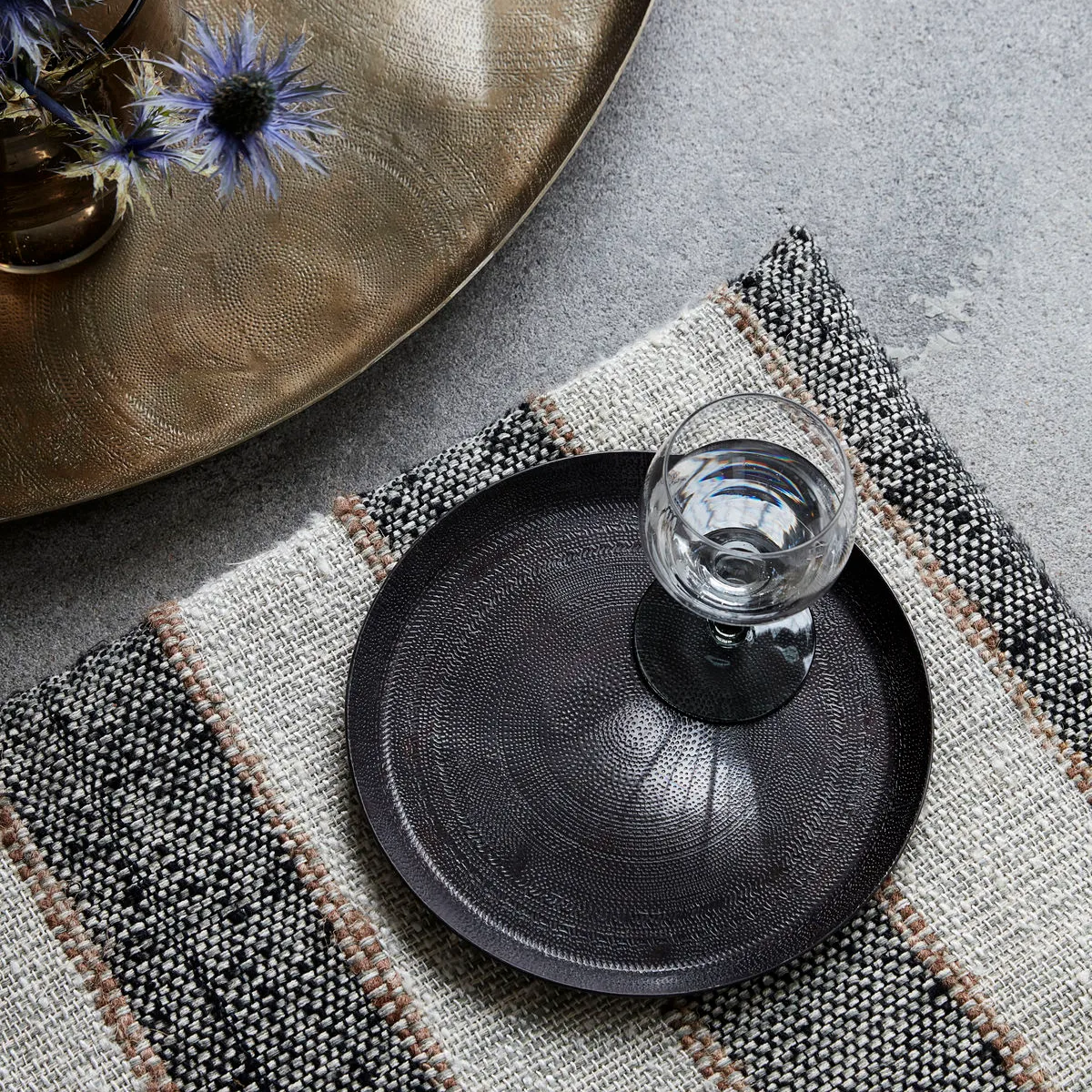 House Doctor Jhansi Tablett Ø24cm 4 House Doctor Jhansi Tablett Ø24cm – Bild 2