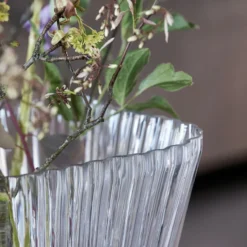 House Doctor Orri Vase 22cm 9 House Doctor Orri Vase 22cm -House Doctor Online-Geschäft 571947 01 11 EnvironmentImage d84eb83484