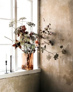 House Doctor Square Vase 16 X 30cm 7 House Doctor Square Vase 16 X 30cm -House Doctor Online-Geschäft 575555 01 40 EnvironmentImage 3fff0b97aa