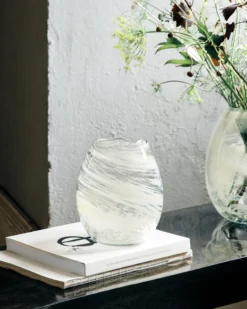 House Doctor Jupiter Vase 20cm 14 House Doctor Jupiter Vase 20cm -House Doctor Online-Geschäft 575587 01 40 EnvironmentImage 1abf5fa480